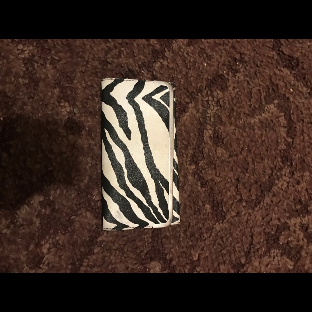 2 wallets. - Picture 4 of 7